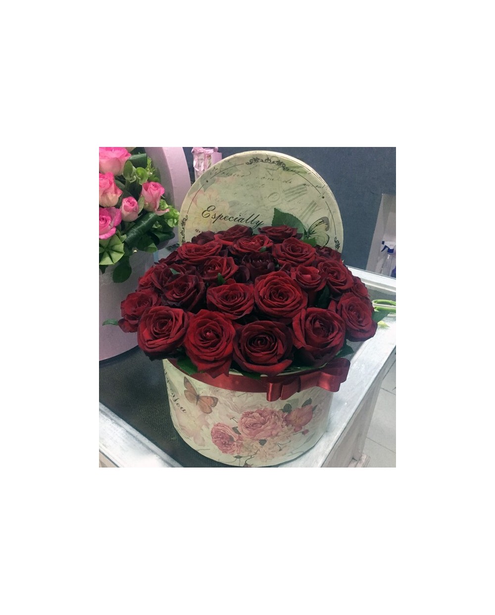 Red Boxed  Roses