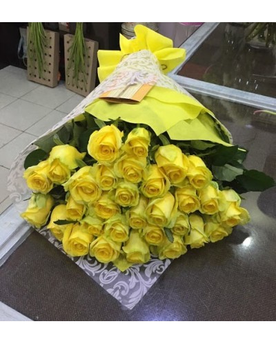 33 Yellow Roses