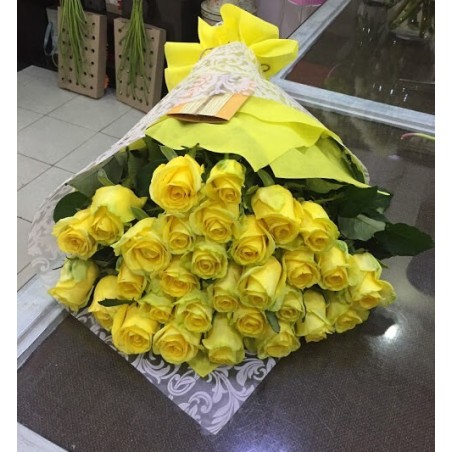 33 Yellow Roses