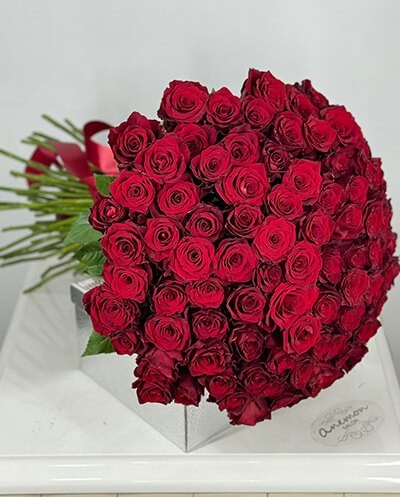 101 red roses