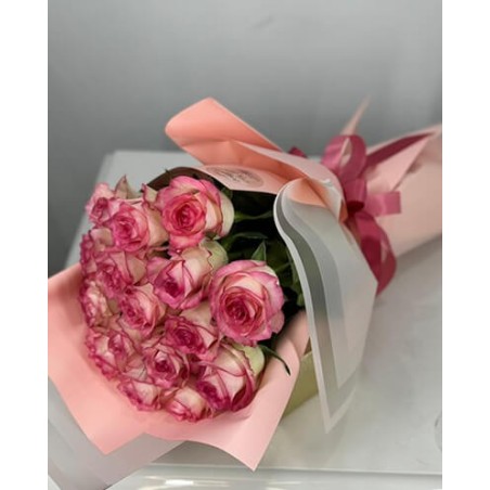 Bouquet of 19 roses