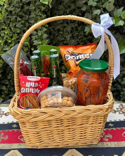 Корзина с пивом и раками