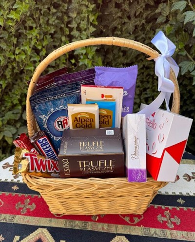 Coffee Basket with Sweets